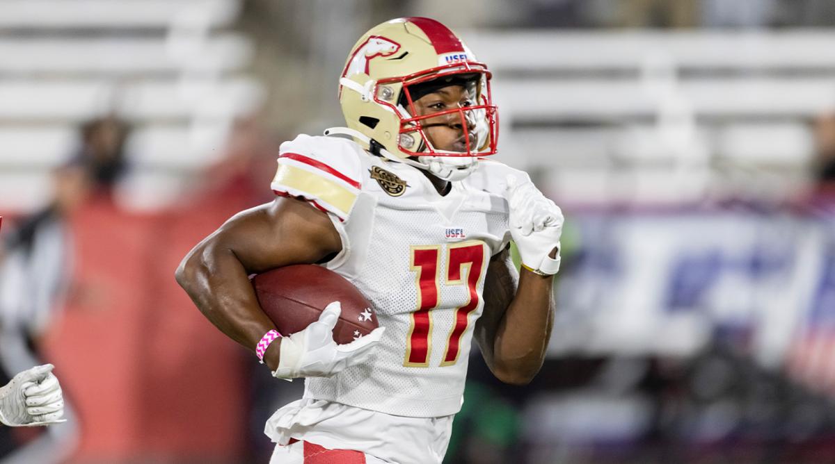 Apr 30, 2022; Birmingham, AL, USA; Birmingham Stallions wide receiver Marlon Williams (17) scores a touchdown on a pass reception against the New Orleans Breakers during the first half at Protective Stadium.